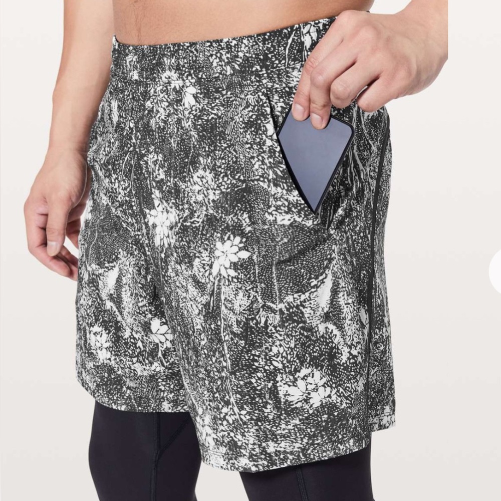 LULULEMON- Pace Breaker Short *Linerless 7" Updated Wildwood Black Running